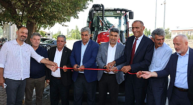 Aralık Belediyesine İş Makinesi ve Cenaze Aracı Desteği