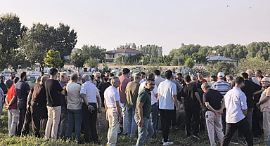 Iğdır Sevilen Eczacısına Ağladı