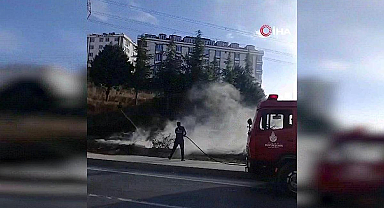 Hurdacıya kızdı, yatak yaktı, otluk yandı!