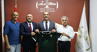 Iğdır FK Yöneticilerinden Vali Taşolar’a Ziyaret
